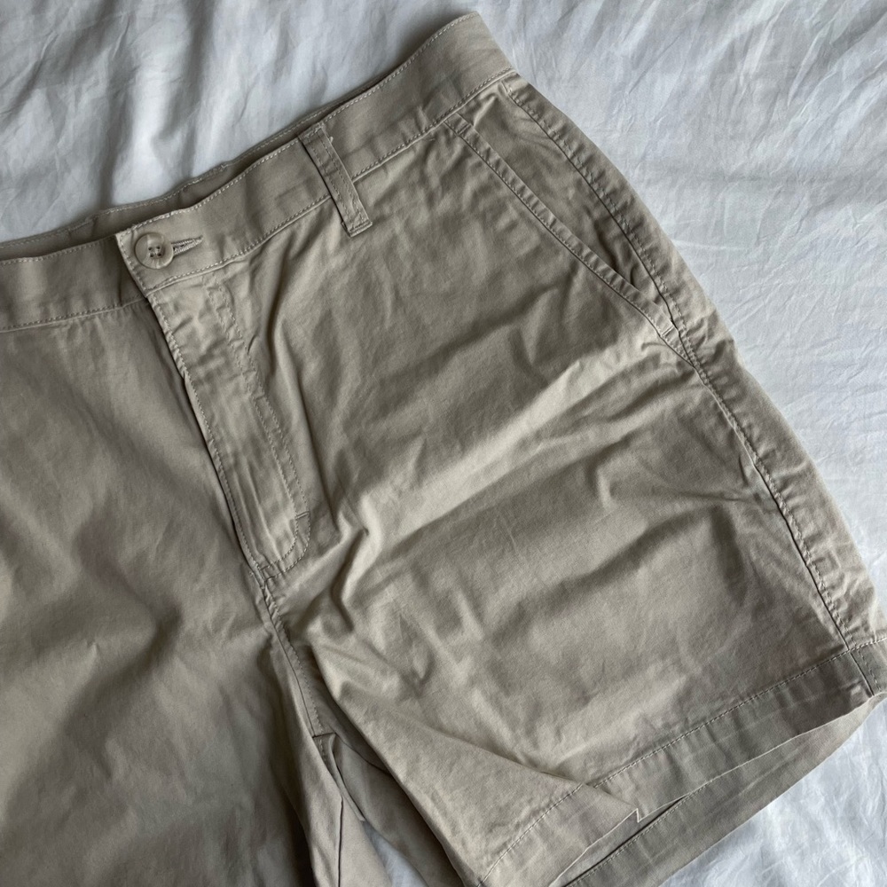 COLUMBIA TAN SHORTS